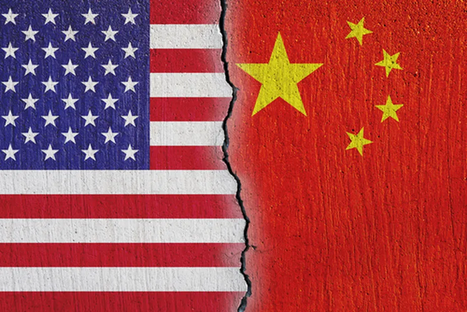 Juros nos EUA e estímulos na China ajudam fundos de emergentes, mas techs americanas sobem mais