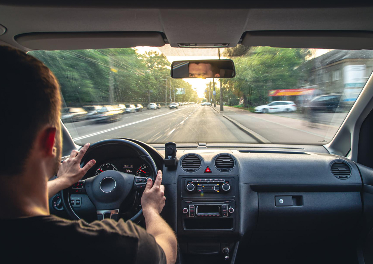 Vale a pena trabalhar como motorista de app de forma fixa? Descubra!
