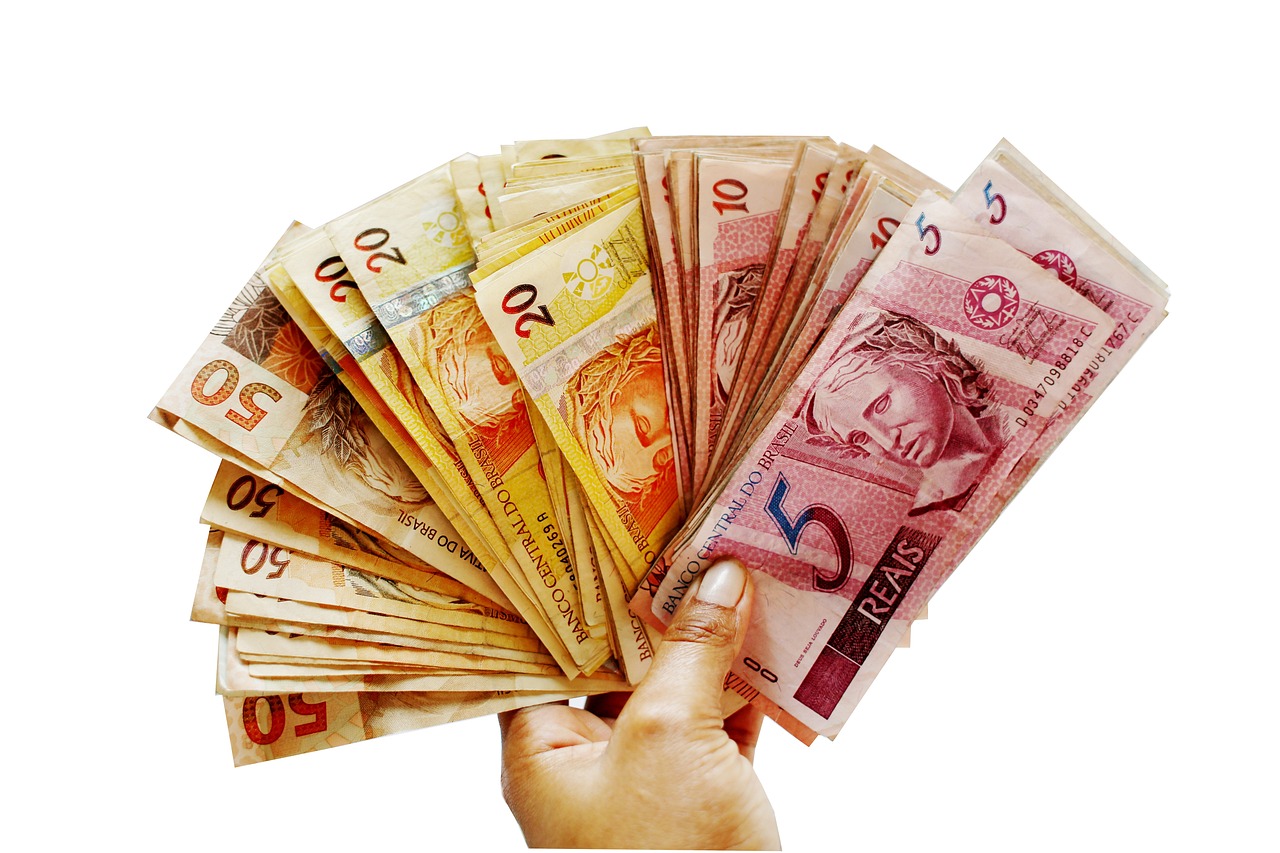 Nubank, PicPay e Mercado Pago: vale a pena deixar o dinheiro apenas neles?