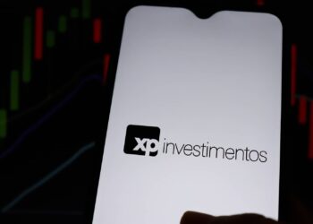 XP lança conta global com cartão de débito