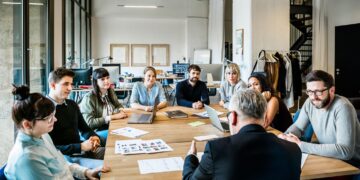 Investimentos em startups no Brasil recuam 49% em julho sobre 2022