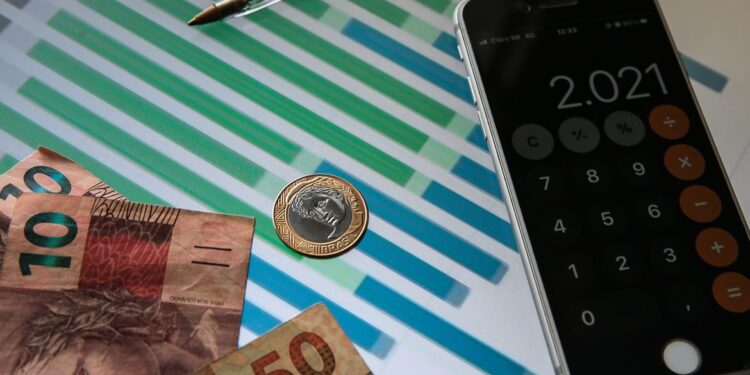 Inflação oficial fica em 0,12% em julho, diz IBGE
