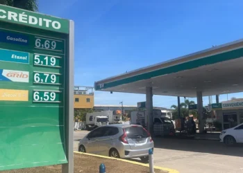Preço da gasolina comum chega a R$ 6,69 em Fortaleza após novo aumento