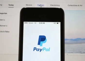 PayPal avança em cripto e lança stablecoin lastreada em dólar