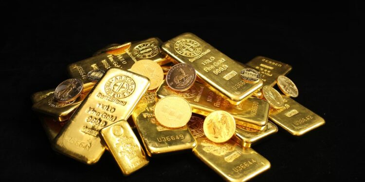 Ouro ganha força à medida que mercado espera fim das altas de juros pelo Fed