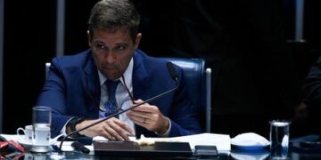 Conter parcelamento sem juros pode frear retomada da economia brasileira, diz especialista