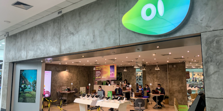 Oi toma US$ 300 milhões com BTG, garantido em ações da V.tal