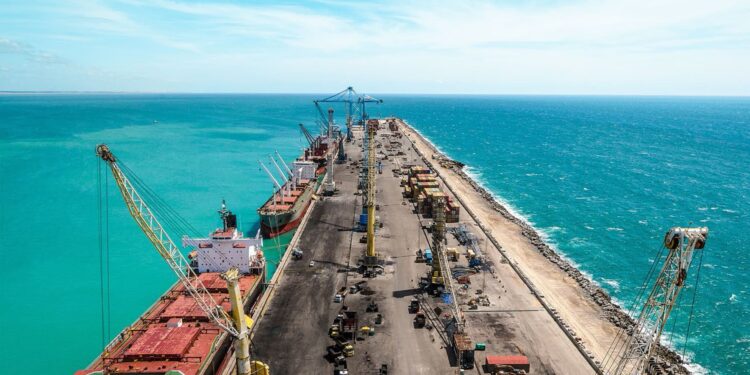 Porto do Pecém negocia duas novas rotas marítimas ainda neste ano para atender demanda do Nordeste