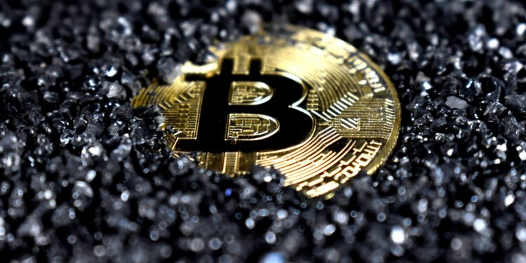 Bitcoin gasta menos energia do que se imaginava, revela estudo