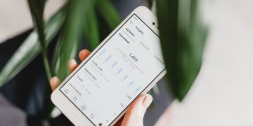 B3 recomenda checar histórico e estipular penalidades antes de contratar influenciadores