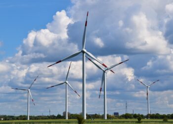 Investimento de R$ 6 bilhões vai gerar energia éolica e três mil empregos na Bahia