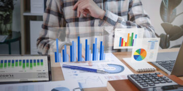 Venda em massa de ações e treasuries coloca estratégia de investimento 60/40 à prova — novamente