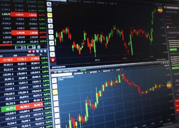 3 ações para comprar com o Ibovespa em queda; analista aponta que este é o melhor momento para investir na bolsa