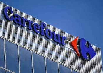 Carrefour Brasil tem lucro de R$132 mi no 3° tri, queda de 59% ano a ano