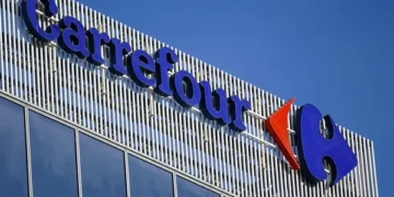 Carrefour Brasil tem lucro de R$132 mi no 3° tri, queda de 59% ano a ano
