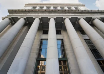 Fed vê trajetória da economia dos EUA como “altamente incerta”, diz ata do Fomc