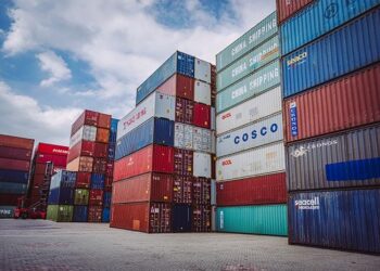 Gargalos e burocracia: imposto de carbono da UE entra em vigor hoje