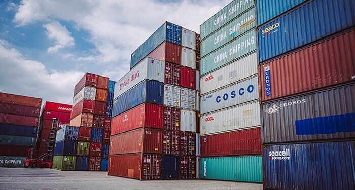 Gargalos e burocracia: imposto de carbono da UE entra em vigor hoje