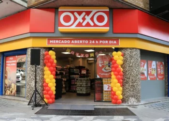 Oxxo abre uma loja a cada dois dias e segue avançando sobre concorrência