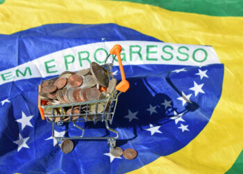 Na reta final de 2023, economia brasileira dá sinais de perda de fôlego