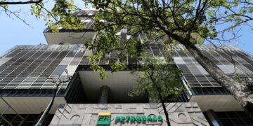Petrobras (PETR4): ações sobem ante avaliação nas mudanças de estatuto