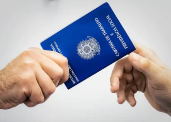 Projeção revela que 13° salário irá injetar R$ 291 bi na economia brasileira