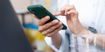 Pix avança em pagamento de pessoas para empresas