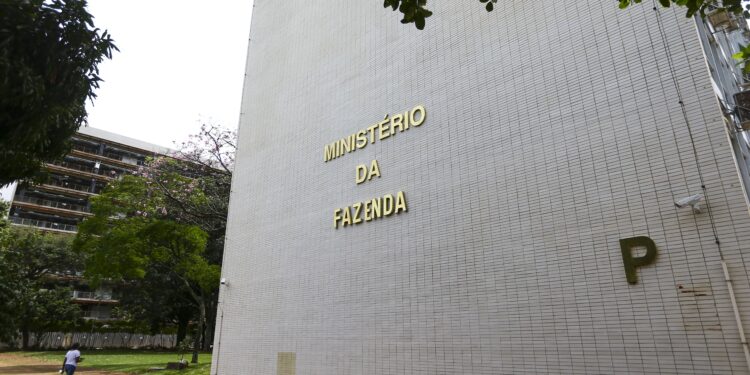 Crescimento da economia e de IPCA tem redução em nova projeção do Governo