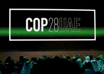 COP28 termina com acordo histórico para transição de fósseis