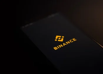 Binance anuncia listagem de nova criptomoeda, que dispara 80%