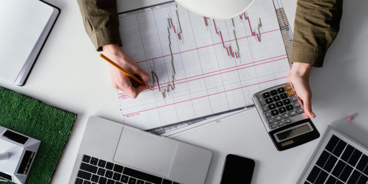 Onde investir na renda fixa para fazer retiradas mensais?