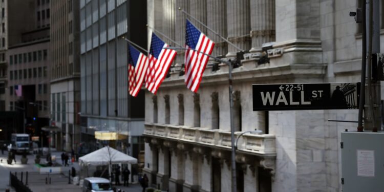 Empresas americanas devem gastar US$ 840 milhões em recompras de ações em 2024