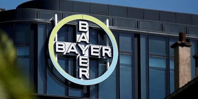 Bayer terá de pagar indenização bilionária relacionada a agrotóxico; ações caem quase 5%