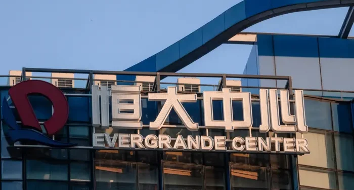 China: Tribunal decreta falência da Evergrande, a incorporadora mais endividada do mundo