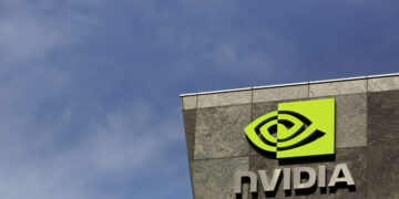 Ações da Nvidia atingem máxima histórica após anúncio de novos chips para IA