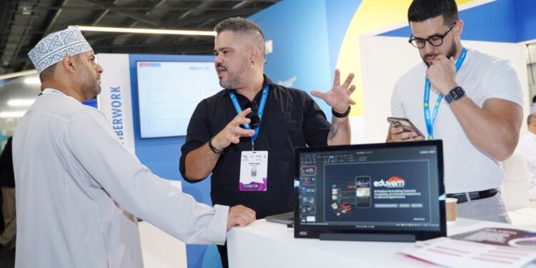 Startup cearense Eduvem participa de feira de tecnologia em Dubai e impulsiona plataforma de EAD internacionalmente