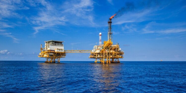 JPMorgan vê petróleo a US$ 80 no longo prazo e lista efeitos na economia e em ações do Brasil