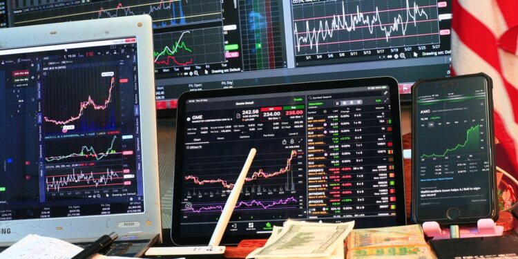 Em quais ações investir antes da temporada? Itaú BBA aponta 6 destaques