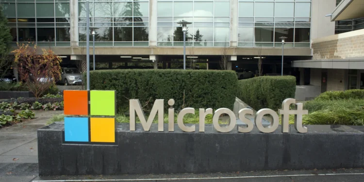 Microsoft registra lucro acima das expectativas, mas ações sofrem queda