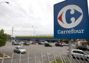 Carrefour tem prejuízo de meio bilhão no 4º trimestre