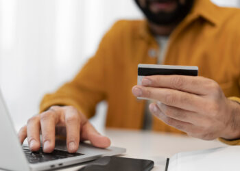 Conheça o “Click to Pay”, nova forma de pagamento que promete facilitar suas compras on-line
