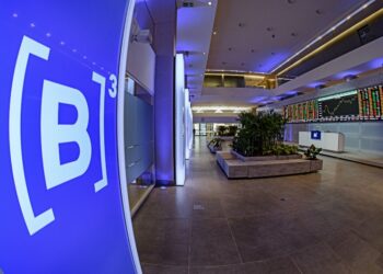 Estrangeiros já resgataram quase um terço dos investimentos de 2023 e levam déficit anual a R$ 14,02 bi na B3