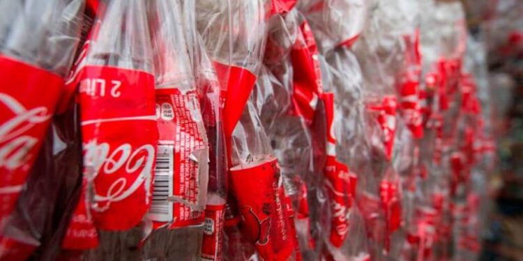 Sistema Coca-Cola Brasil investe na reciclagem inclusiva e fortalece parceria com catadores de materiais recicláveis