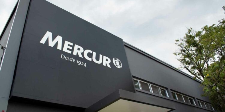 Mercur e Grupo Boticário produzem acessórios para pessoas com deficiência em projeto inédito no mercado de beleza