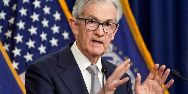 Powell reforça que Fed não deve cortar juros nos EUA em março