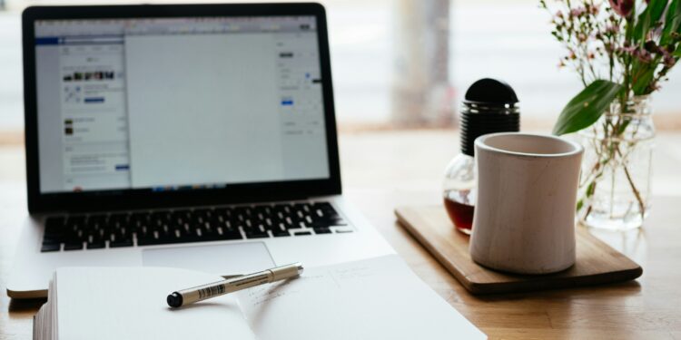 A semana de quatro dias e os impactos para empregadores e empregados