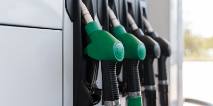 Após reajuste do ICMS, preço da gasolina aumenta 3,14% em uma semana e diesel mais de 1%, aponta Edenred Ticket Log