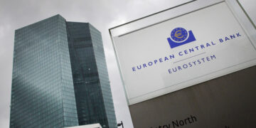 Impacto da política do BCE pode ser mais forte que previsto e pesar no PIB, diz dirigente