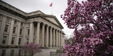Dívida dos EUA está aumentando em US$ 1 trilhão a cada 100 dias