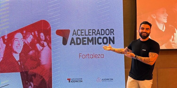 Diretor Comercial da Ademicon, Patrick Suyti, recebeu o time Norte e Nordeste na convenção anual no evento “Acelerador Ademicon”, em Fortaleza/CE